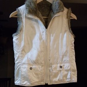 🌺Old Navy Satin like-Faux Fur Vest